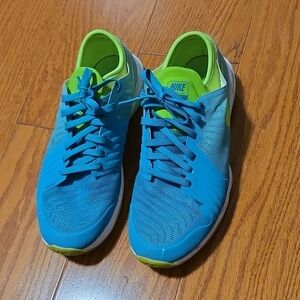 NIKE Woman's Sneaker Running Shoes